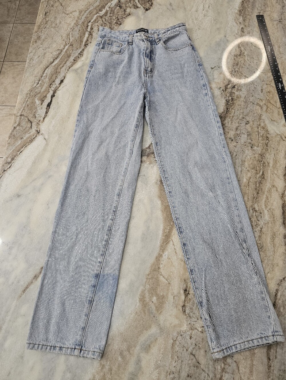 PrettyLittleThing High Rise Relaxed Straight Leg Jeans Light Wash UK 10 EU 38